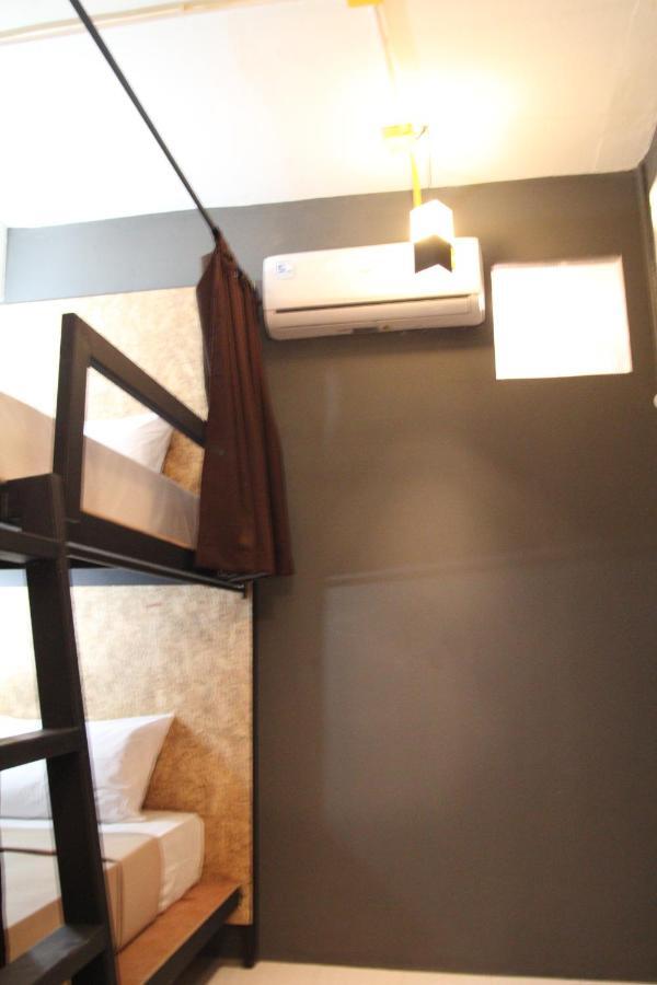 Vitamin Sea Hostel Пхукет Номер фото